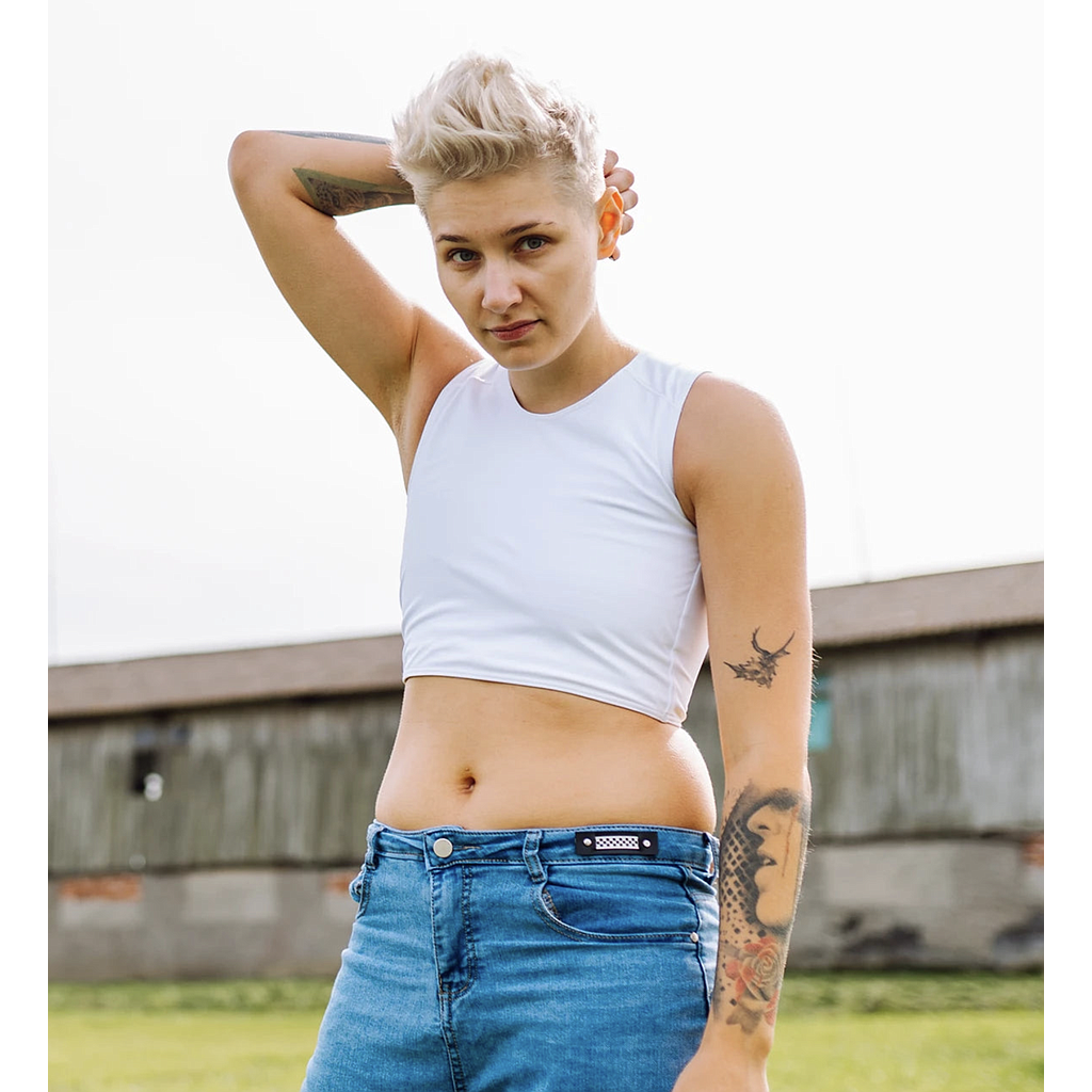 w